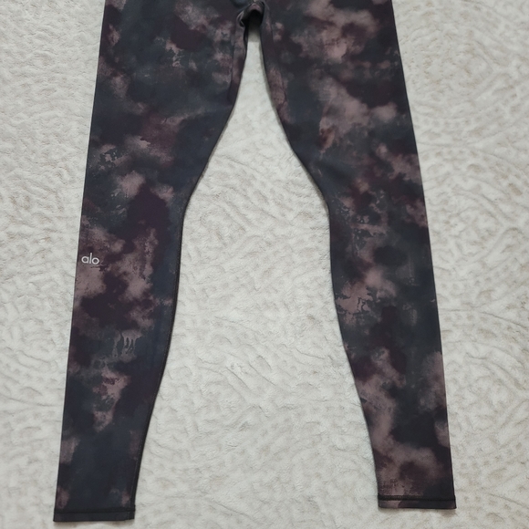 ALO Yoga Solarized High-Rise Tie-Dye Leggings Oxblood Size M - Picture 7 of 16